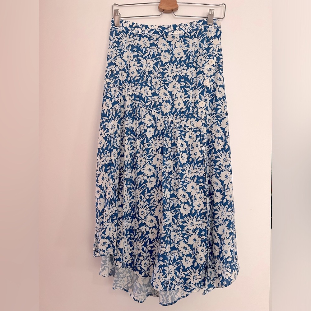 Blue and white flower pattern zara skirt